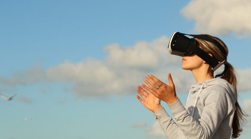 VR Virtual Reality Frau Wolken